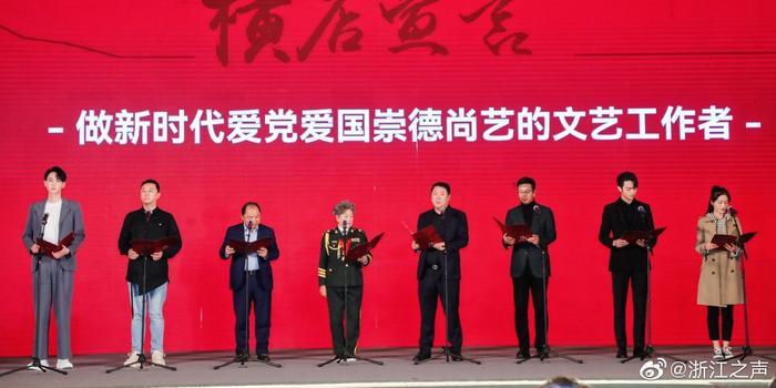 跳动的圆球
